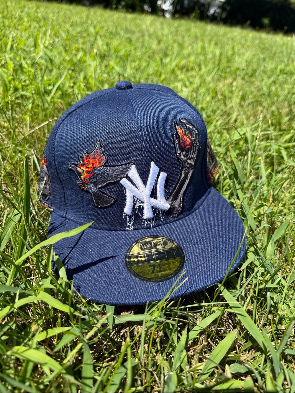 Brand new Yankees fitted ( New era) size 7 1/2